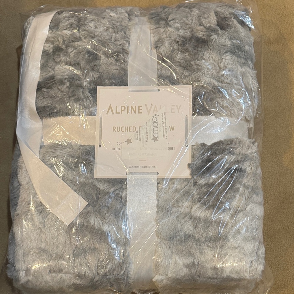 Alpine Ruched Gray Fur Throw new never used